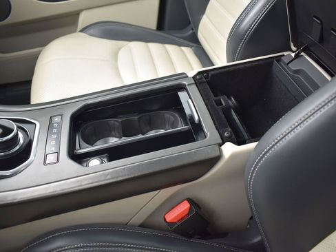 Used 2019 Land Rover Range Rover Evoque HSE Dynamic image 18