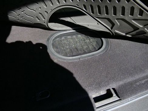 Used 2015 Jeep Wrangler Unlimited Sahara image 24