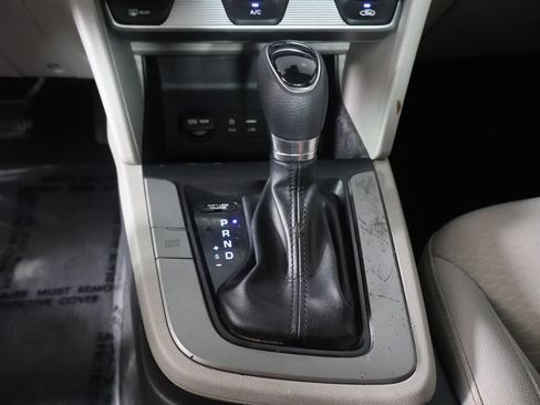 Used 2019 Hyundai Elantra SEL FWD image 39