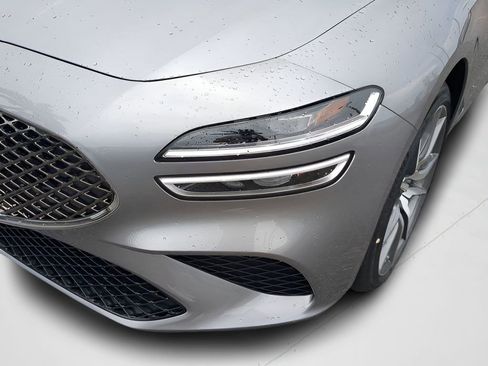 Used 2026 Genesis G70 2.5T image 9