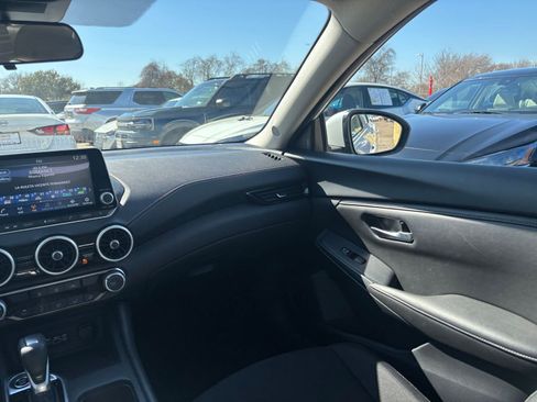 Used 2025 Nissan Sentra SV image 33