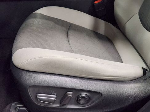 Used 2022 Toyota RAV4 XLE image 44