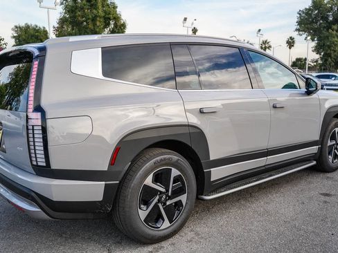 New 2026 Hyundai Ioniq 9 SE image 8