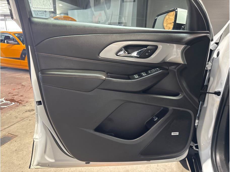 Used 2019 Chevrolet Traverse LT w/ LT Premium Package AWD/4WD image 10