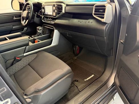 Used 2022 Toyota Tundra SR5 w/ SR5 Convenience Package AWD/4WD image 13