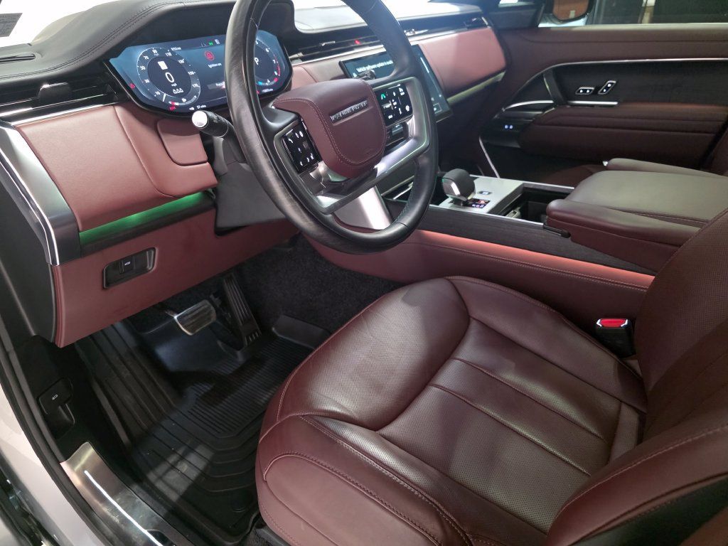 Certified 2025 Land Rover Range Rover Long Wheelbase Autobiography AWD/4WD image 19