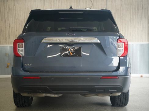 Used 2021 Ford Explorer XLT RWD image 9