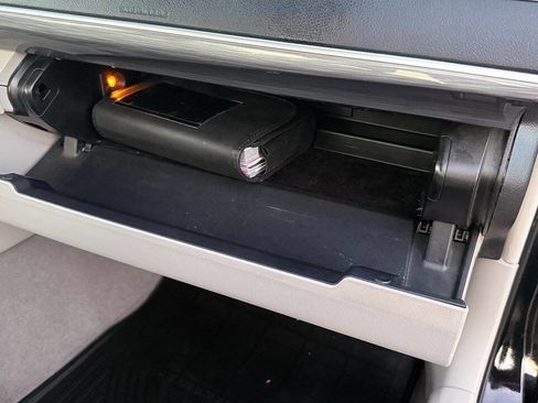 Used 2013 Toyota Camry XLE w/ Leather Pkg image 21