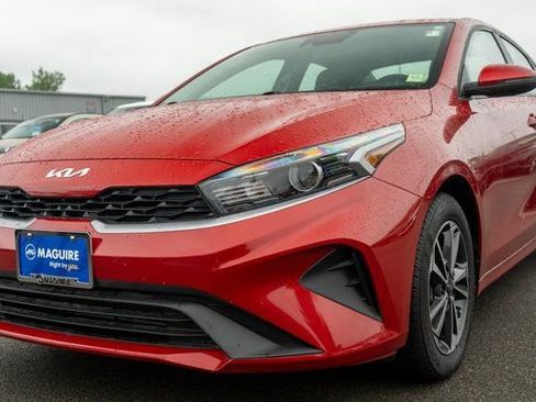 Used 2024 Kia Forte LXS w/ LXS Technology Package FWD image 2