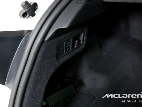 Used 2020 Lamborghini Urus AWD/4WD image 22