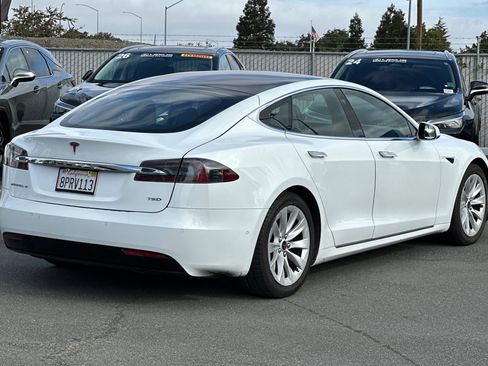 Used 2018 Tesla Model S 75D image 4