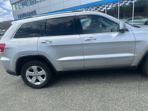 Used 2011 Jeep Grand Cherokee Laredo image 6