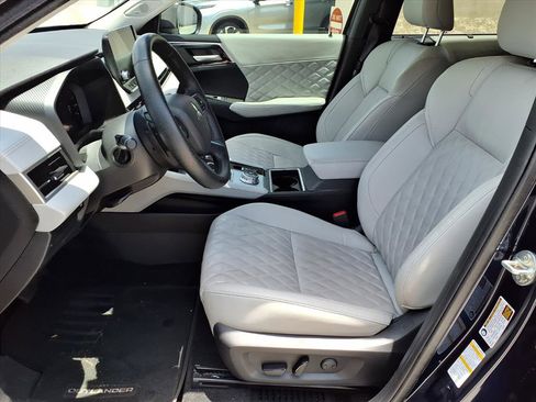 Used 2024 Mitsubishi Outlander SEL FWD image 13