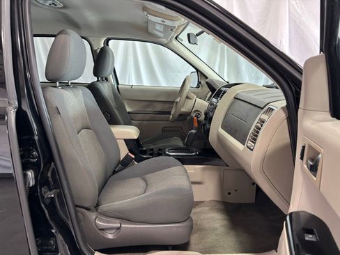 Used 2008 MAZDA Tribute i image 15