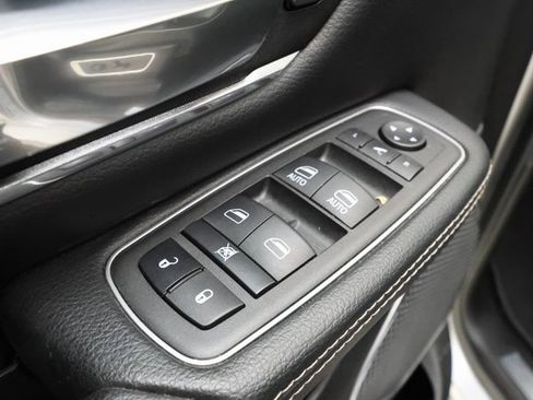 Used 2022 RAM 1500 Laramie image 9