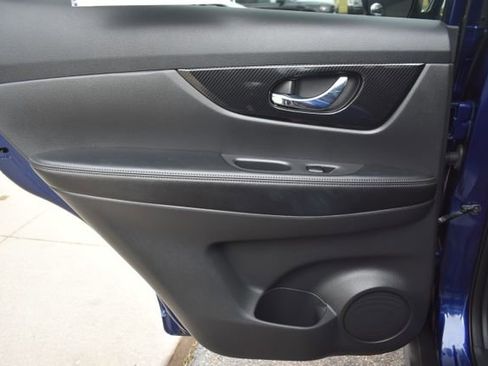 Used 2017 Nissan Rogue SL w/ SL Premium Package AWD/4WD image 36