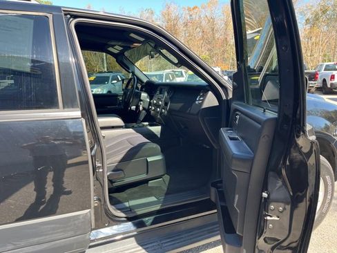 Used 2017 Ford Expedition EL XL w/ Equipment Group 101A image 16