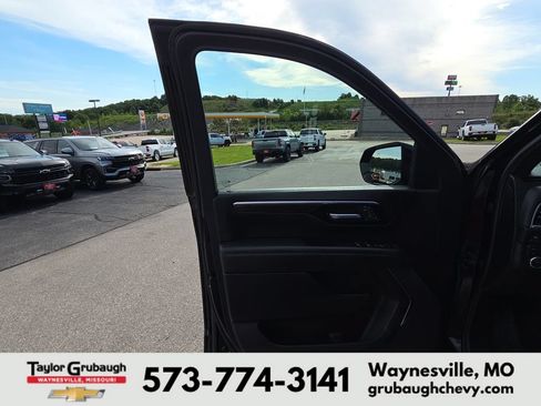 Used 2025 Chevrolet Tahoe Z71 AWD/4WD image 12