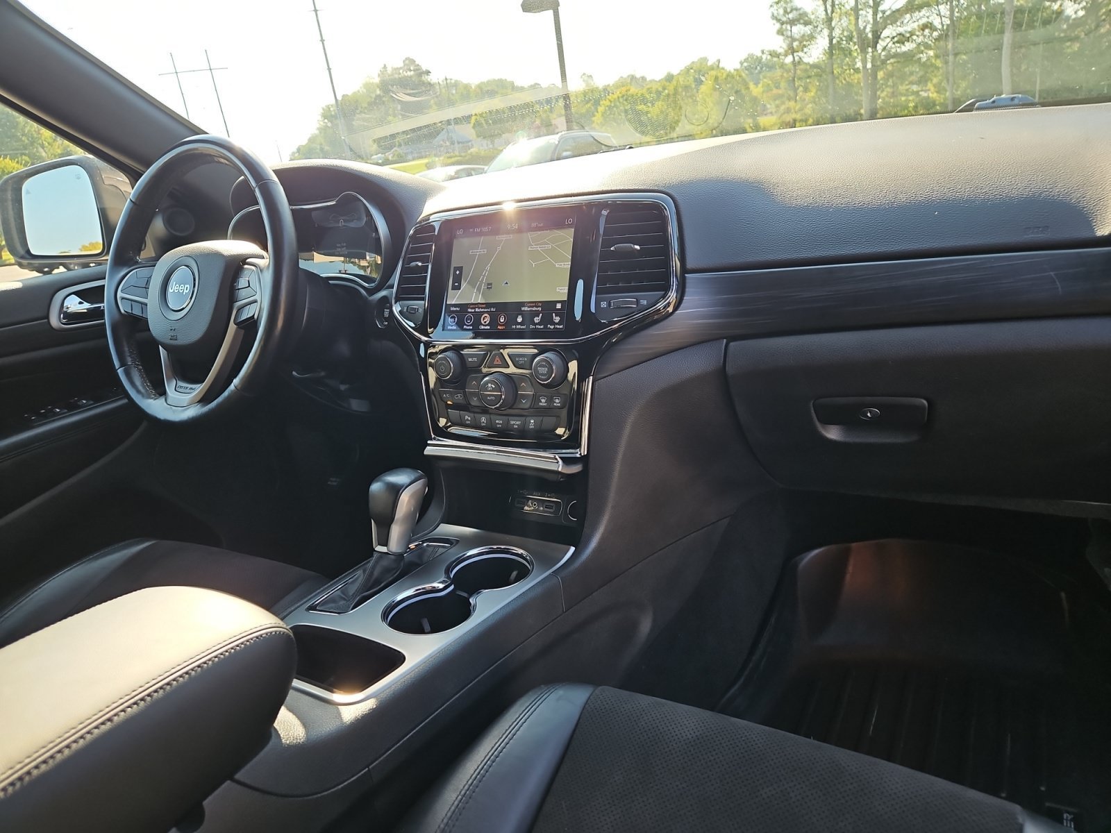 Used 2020 Jeep Grand Cherokee Altitude AWD/4WD image 16