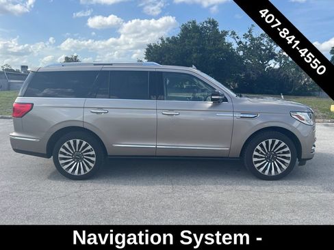 Used 2019 Lincoln Navigator Reserve AWD/4WD image 2