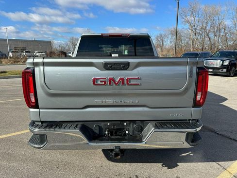 Used 2025 GMC Sierra 1500 SLT image 4