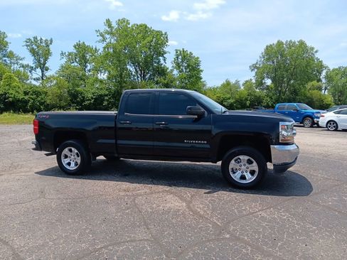 Used 2018 Chevrolet Silverado 1500 LT AWD/4WD image 4