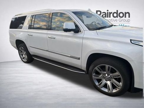 Used 2020 Cadillac Escalade ESV Luxury AWD/4WD image 1