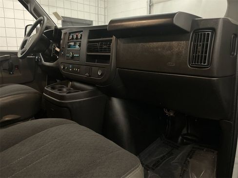 Used 2024 GMC Savana 2500 w/ Driver Convenience Package image 19