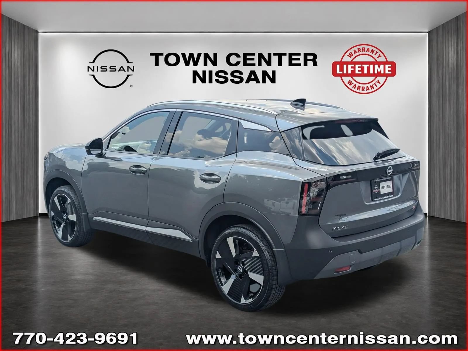 Certified 2026 Nissan Kicks SR FWD image 5