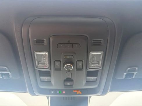 Used 2024 Chevrolet Suburban Premier w/ Premium Package AWD/4WD image 39