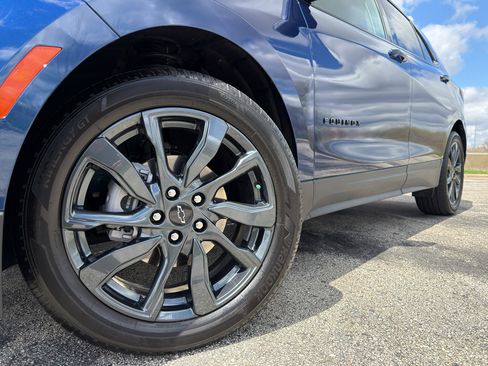 Used 2022 Chevrolet Equinox RS FWD image 9