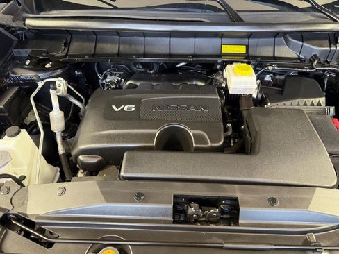 Used 2023 Nissan Pathfinder SL AWD/4WD image 12