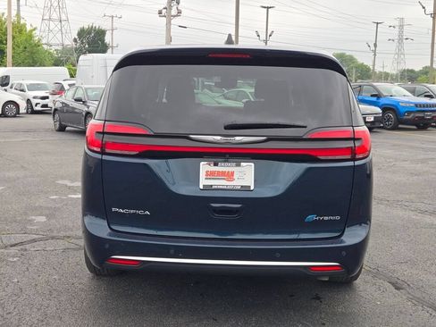 Certified 2024 Chrysler Pacifica Limited FWD image 21