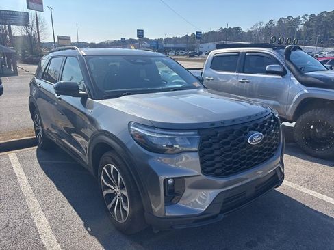 Used 2025 Ford Explorer ST-Line image 1