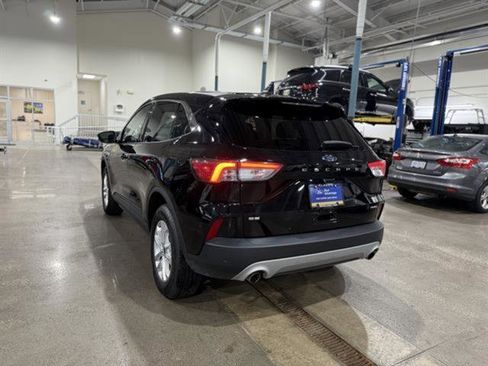 Certified 2022 Ford Escape SE w/ Convenience Package image 3