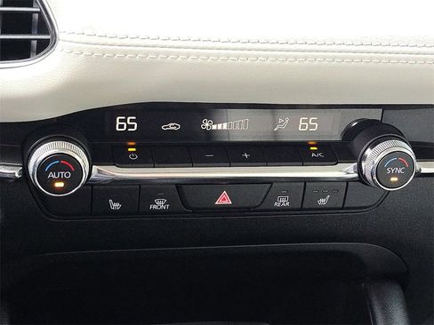 Used 2023 MAZDA MAZDA3 s image 29