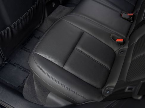 Certified 2022 Porsche Macan S AWD/4WD image 44
