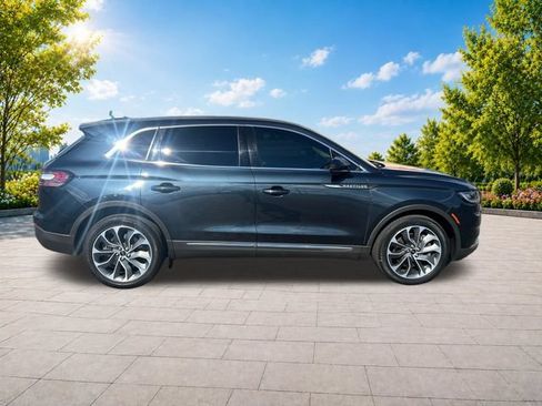 Used 2023 Lincoln Nautilus Reserve AWD/4WD image 9