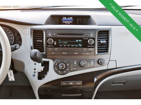 Used 2011 Toyota Sienna LE image 25