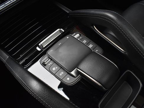 Used 2021 Mercedes-Benz GLE 350 4MATIC image 33