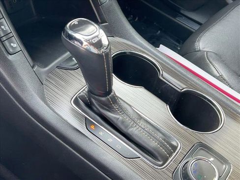 Used 2018 GMC Acadia SLT image 12