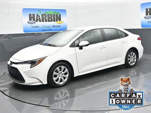 Used 2024 Toyota Corolla LE FWD image 1