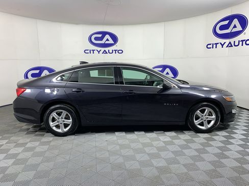 Used 2023 Chevrolet Malibu LT image 2