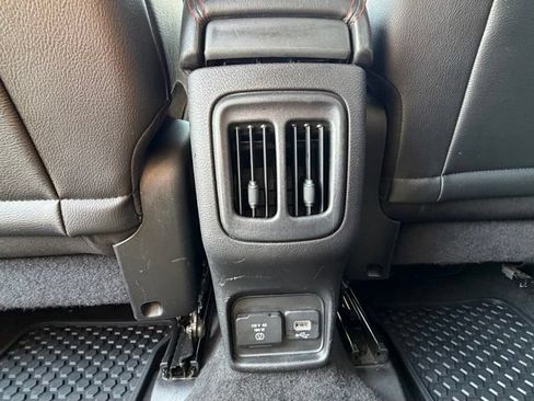 Used 2018 Jeep Compass Trailhawk w/ Popular Equipment Group AWD/4WD image 19