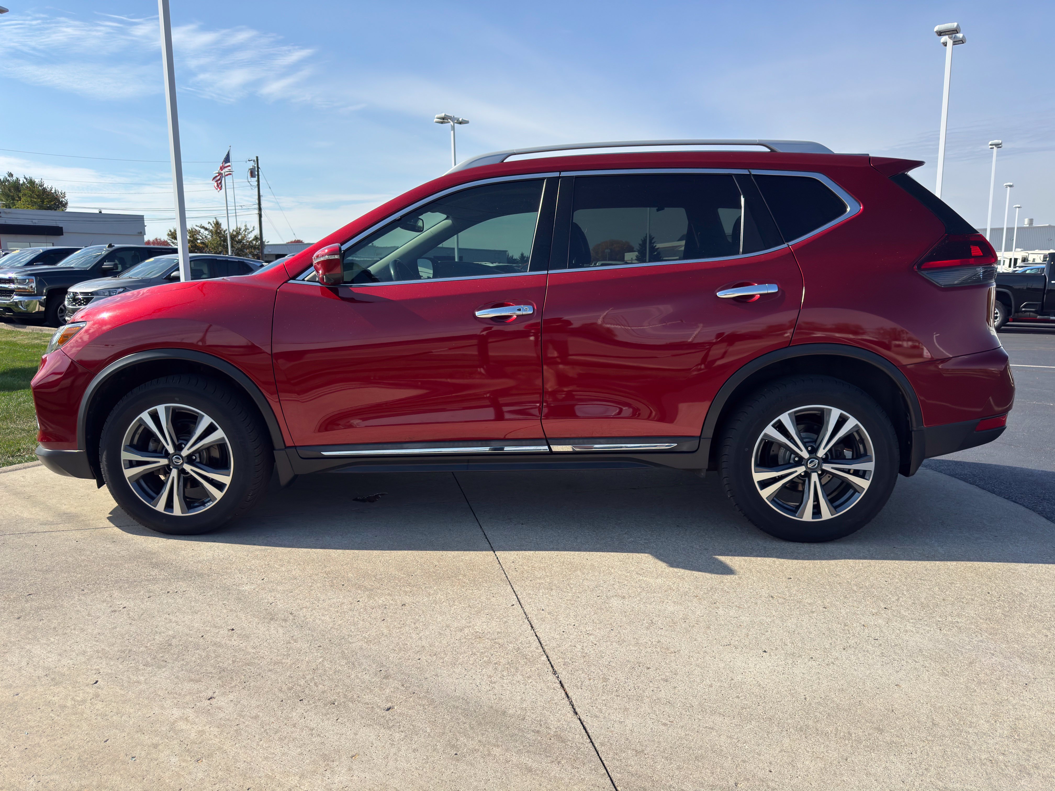 Used 2018 Nissan Rogue SL w/ Premium Package AWD/4WD image 4
