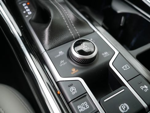 Certified 2023 Kia Sorento SX AWD/4WD image 32