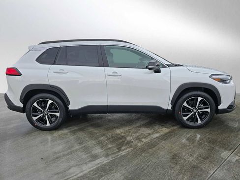 Certified 2025 Toyota Corolla Cross XSE w/ Convenience Package image 8