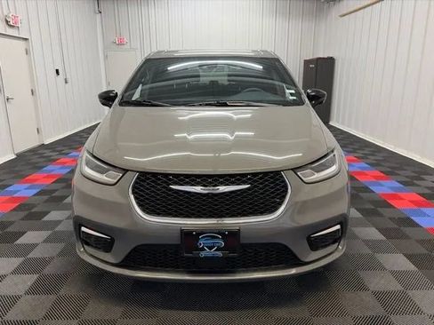 Used 2025 Chrysler Pacifica Select FWD image 7