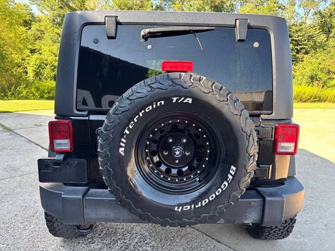 Used 2017 Jeep Wrangler Unlimited Sport w/ Quick Order Package 24S AWD/4WD image 6