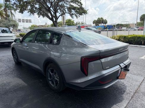 Used 2025 Kia K4 FWD image 4
